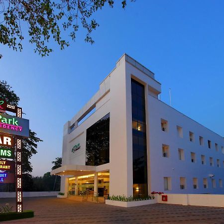 Hotel Park Residency Kuttiyadi Kuttyadi Exterior foto