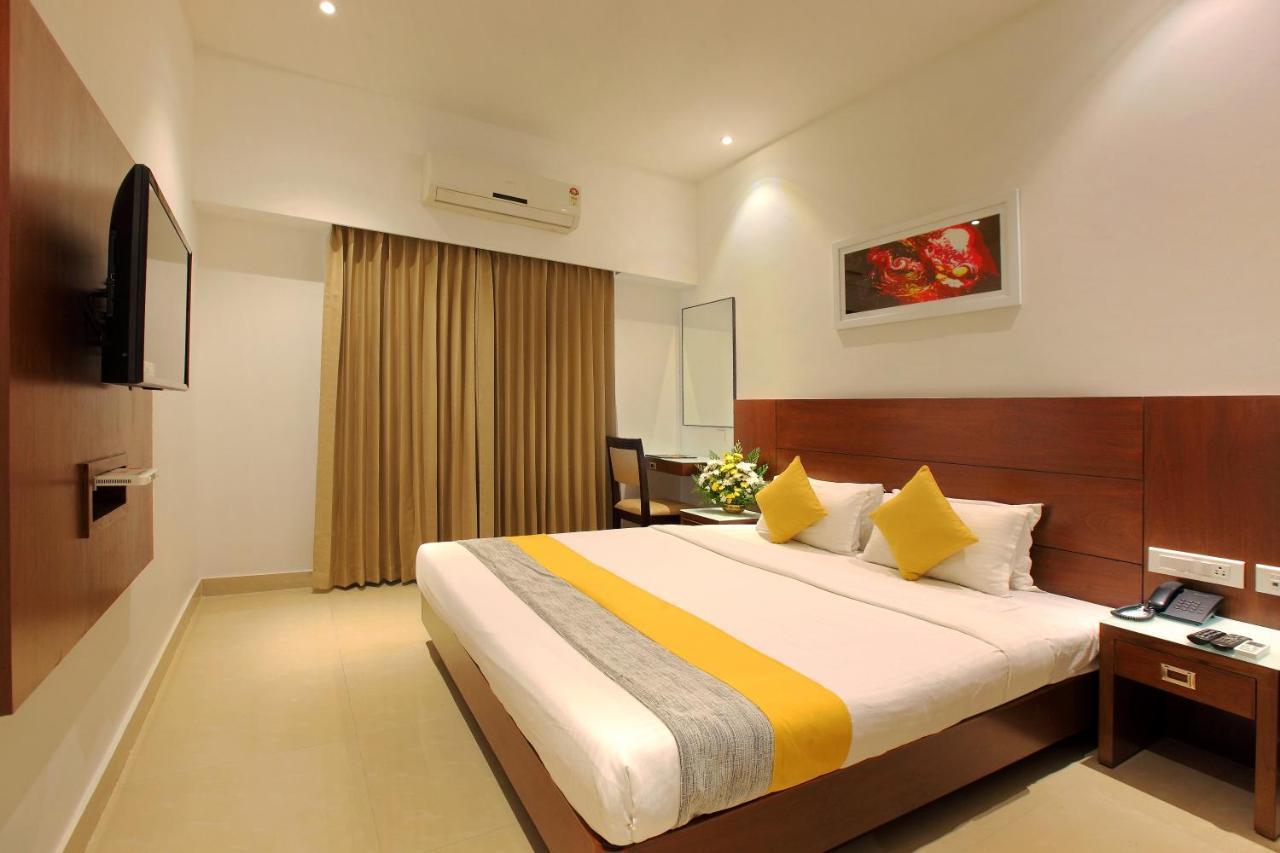 Hotel Park Residency Kuttiyadi Kuttyadi Exterior foto